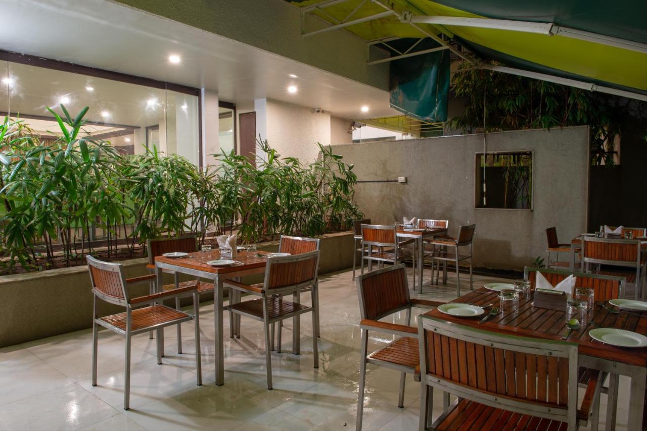 Monarch Montvert بونة المظهر الخارجي الصورة